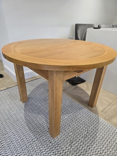 Solid oak round dining table - oak,